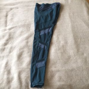 lulu legging with cutout & mesh sides